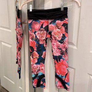 *Sold* LULULEMON ATHLETICA Spring Roses Floral Yoga Leggings 2